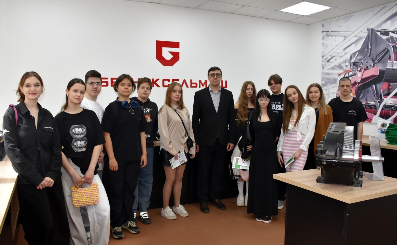 Профориентационная экскурсия для активной молодежи Брянска