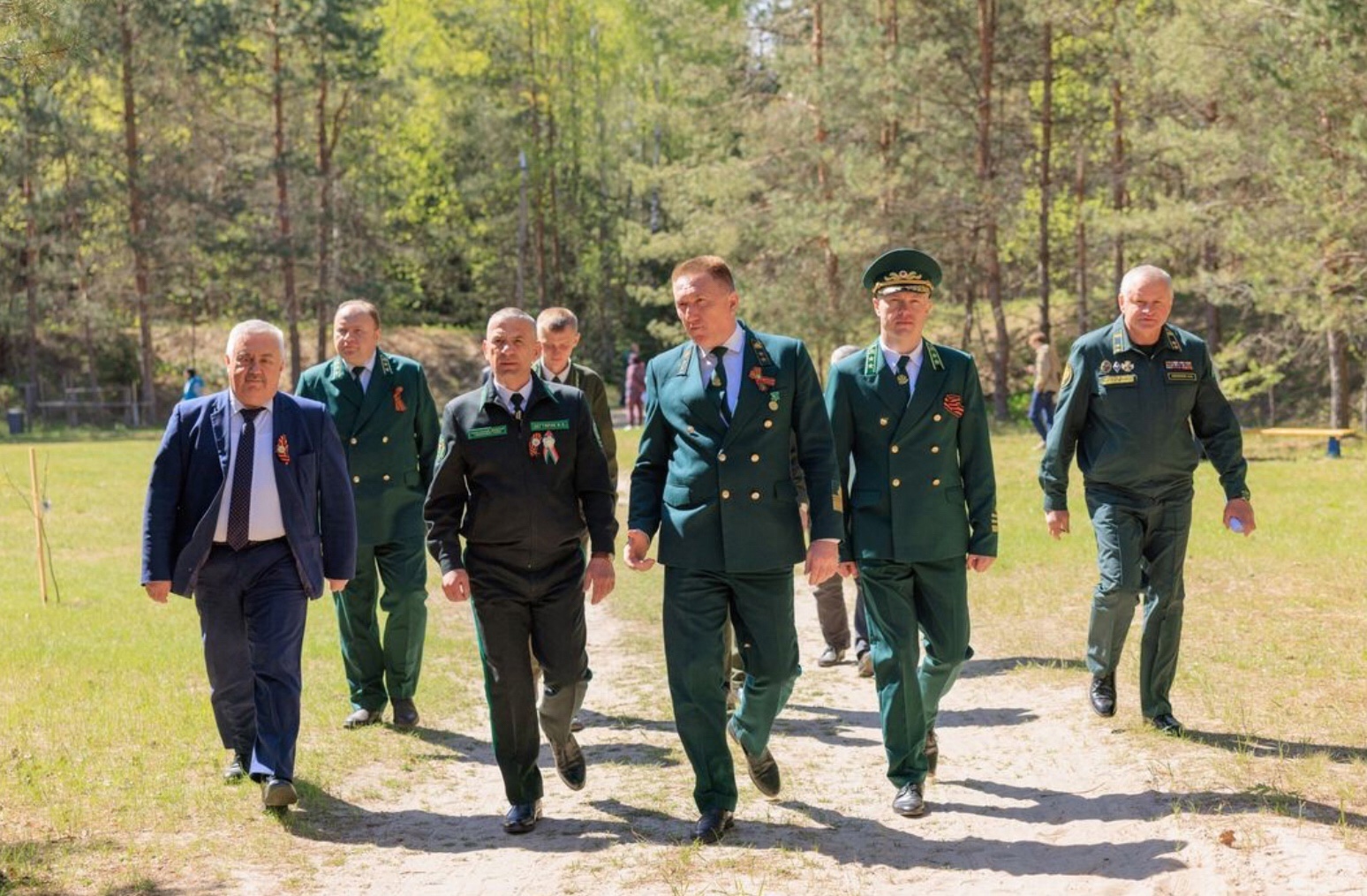 Открытие памятного знака работникам леса