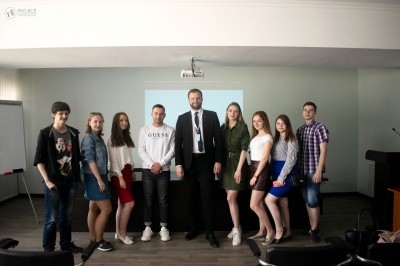 «Диалог на равных»