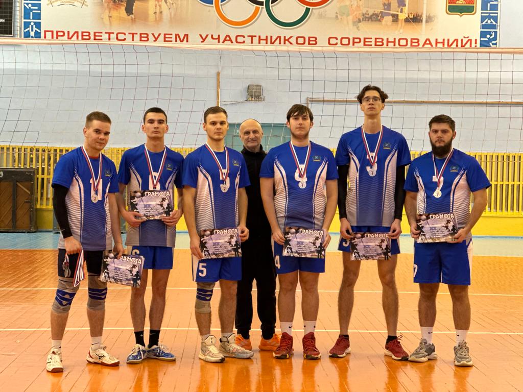 Успех на соревнованиях по волейболу