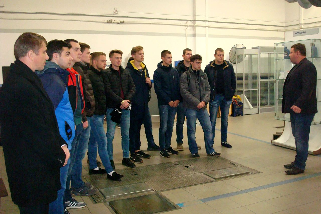Экскурсия студентов БГИТУ в дилерский центр «HYUNDAI»