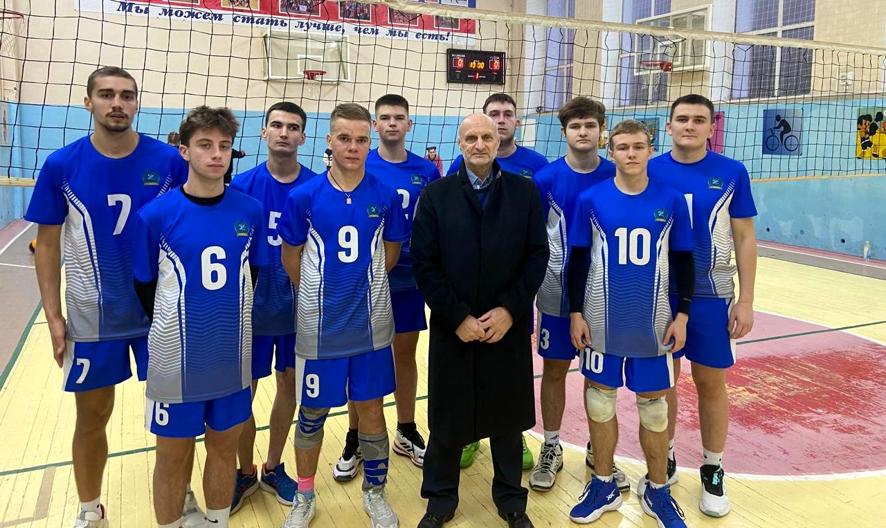 Успех на соревнованиях по волейболу