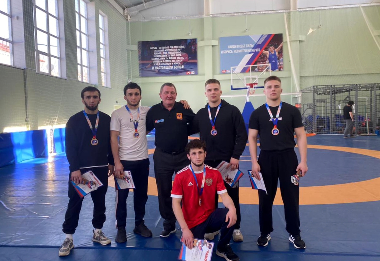 Успех на соревнованиях по вольной борьбе