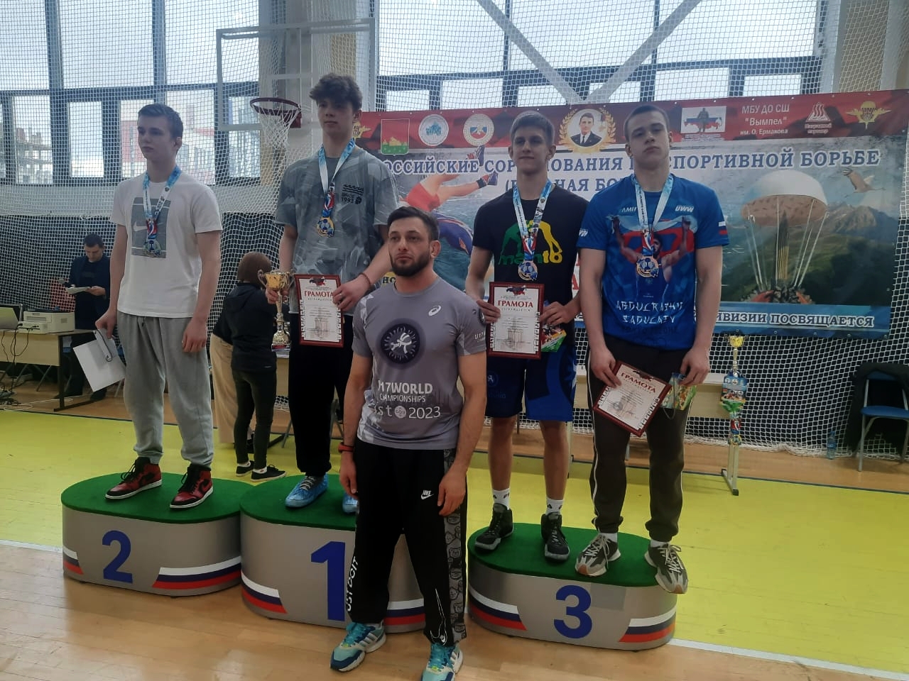 Успех на соревнованиях по вольной борьбе
