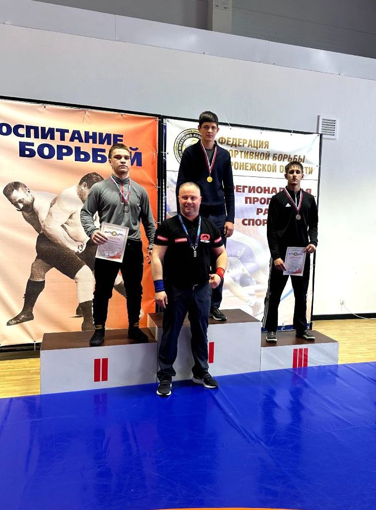 Успех на соревнованиях по вольной борьбе