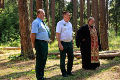 Церемония освящения и установки купола и креста храма-часовни