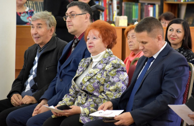 Открытие персональной выставки заведующей кафедрой «Производство строительных конструкций» Н. П. Лукутцовой.