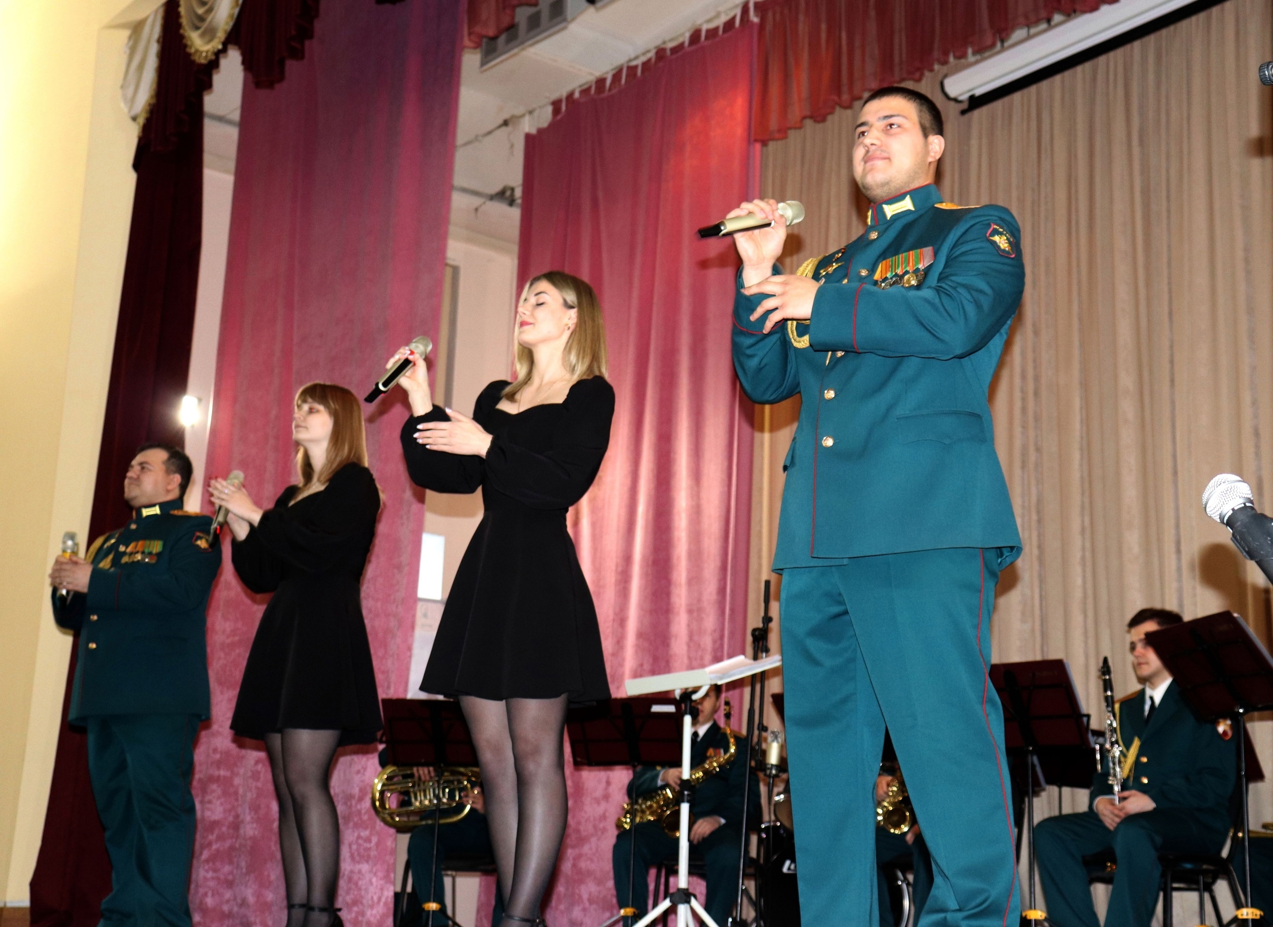 Патриотический  концерт